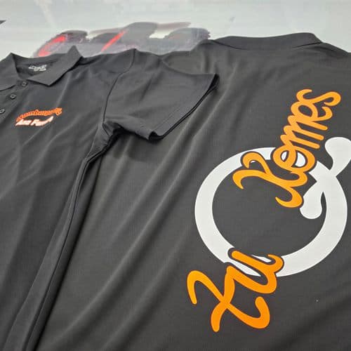 Polos de trabajo personalizados con impresión digital en Lugo
