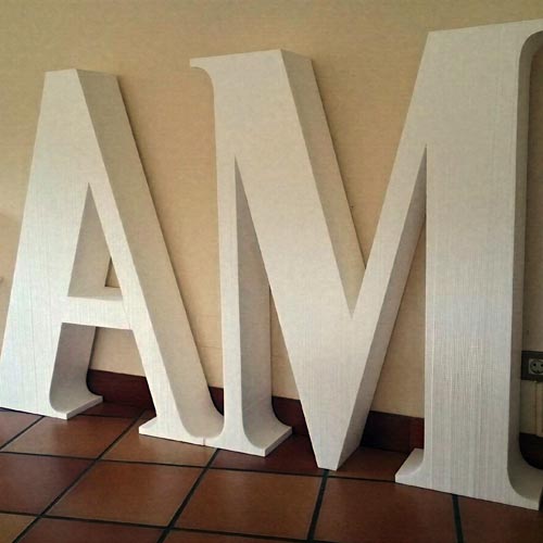 Letras de corcho a medida fabricadas por Marco Rotulación en Lugo